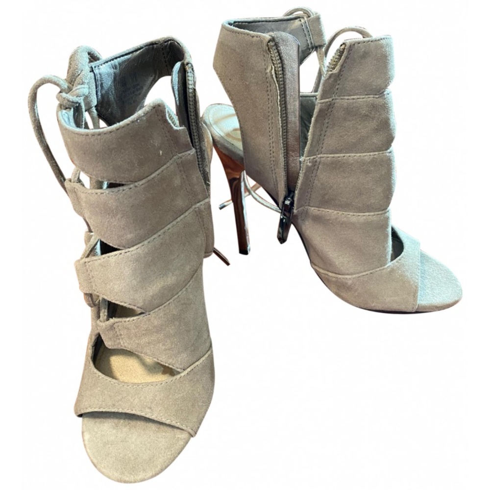 Size 4.5.  With tag